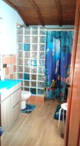 Ένα μπάνιο στο Cozy studio in Valencia de Alcántara 25 m² lovely garden