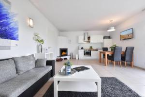 Kuchyň nebo kuchyňský kout v ubytování Villa Kaja Wohnung Achterland