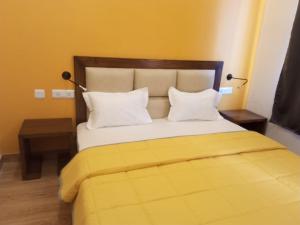 Postel nebo postele na pokoji v ubytování Joey's Hostel Rishikesh