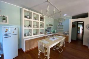 A kitchen or kitchenette at Relais San Sebastiano