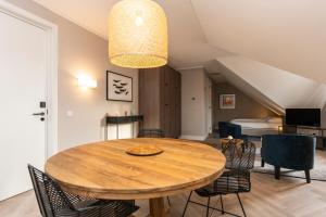 Posezení v ubytování Hampton home B&B suites + 28 fotografií