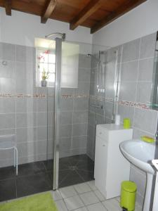Koupelna v ubytování La Maison des Cornières