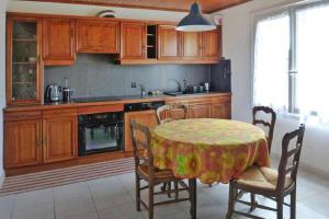 Η κουζίνα ή μικρή κουζίνα στο Detached House near beaches