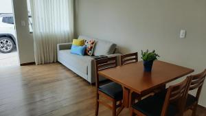 Ruang duduk di Apartamento completo centro Tijucas