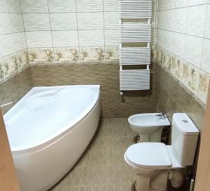 Kúpeľňa v ubytovaní SOKIL HOUSE