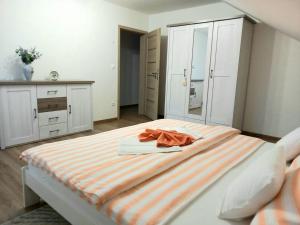 Posteľ alebo postele v izbe v ubytovaní Apartmán pod Sivým vrchom