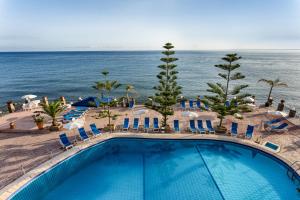 Bazén v ubytování Hotel La Playa Blanca nebo v jeho okolí
