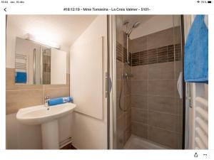 Ein Badezimmer in der Unterkunft Superbe appartement T1 duplex,vue mer