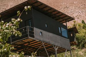 Tòa nhà nơi khách sạn tọa lạc +33 ảnh