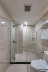 Koupelna v ubytování Hotel Trí Lê