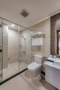 Koupelna v ubytování Hotel Trí Lê