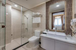 Koupelna v ubytování Hotel Trí Lê