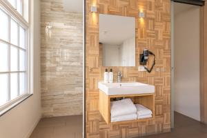 Bilik mandi di Hotel Bleecker +12 gambar
