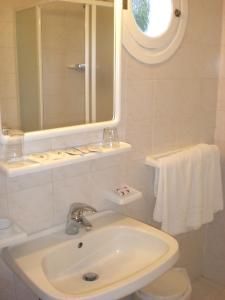 Bilik mandi di Hotel Nettuno +38 gambar