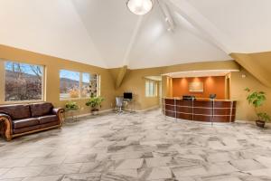 Gallery image of Econo Lodge Inn & Suites in Binghamton