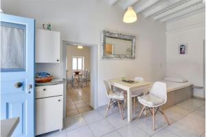 Kuchyň nebo kuchyňský kout v ubytování Traditional Cycladic House