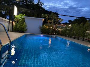 PP Nongkhai Resort tesisinde veya buraya yakın yüzme havuzu