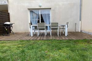 Saint-Julien-les-Villasにあるappartement maison en duplex 80m² jardin terrasseのギャラリーの写真