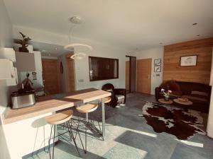 CHALET LYOBA的休息区