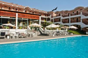 Bazén v ubytování Lunahuana River Resort nebo v jeho okolí