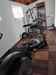 Afbeelding uit fotogalerij van beach front stephen's house in Inchaban +1 foto