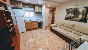 A kitchen or kitchenette at Chalet vacacional con piscina privada y barbacoa