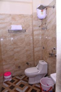 Bagno di The Ravindram Hotel