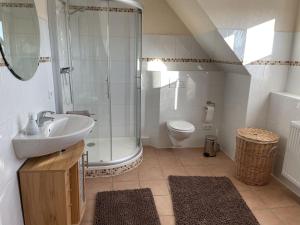 Kylpyhuone majoituspaikassa Fewo Haus Piepenbreier