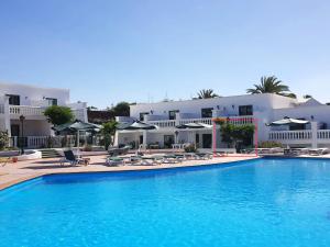 Hồ bơi trong/gần Charming Apartment in Tías + Pool