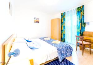 Posteľ alebo postele v izbe v ubytovaní Charming apartment with private pool in Mastrinka - 98 sqm