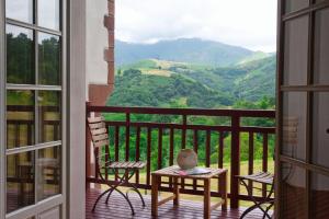 Vue générale sur la montagne ou vue sur la montagne depuis l'hôtel
