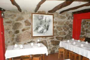 Ein Restaurant oder anderes Speiselokal in der Unterkunft One bedroom appartement at Seia 200 m away from the beach with furnished terrace and wifi 