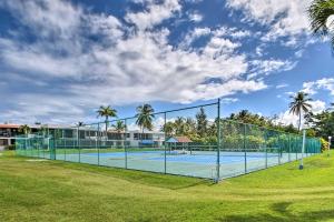 Tenis a/nebo squash v ubytování Playas Del Yunque Condo Pool and Beach Access nebo okolí