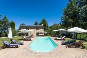Galeriebild der Unterkunft 4 bedrooms house with shared pool furnished garden and wifi at Ramazzano Le Pulci in Ramazzano
