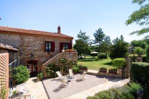 Κήπος έξω από το Charming House in Trequanda + Pool