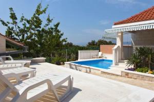 Bazén v ubytování Charming Villa in Pučišća + Pool nebo v jeho okolí