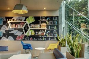 A seating area at MD 7 Hotel Cirebon