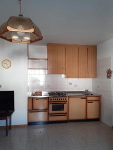 Dapur atau dapur kecil di Vacanzemoena - Casa del Moro