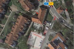 una vista aérea de una calle con casas y edificios en Hotel Waitzingers, en Landsberg am Lech