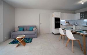 Кухня или мини-кухня в Spécial Golf Appartement pour 2 pers Classé 4 étoiles
 +11 фотографий