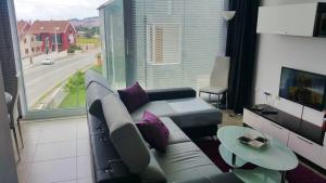 Posedenie v ubytovaní Charming Apartment in Riveira with Private Parking