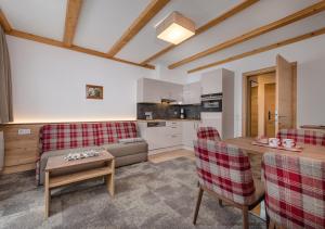 Kuchnia lub aneks kuchenny w obiekcie Apartments & Garni Alpenrose