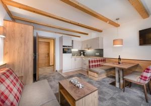 Kuchnia lub aneks kuchenny w obiekcie Apartments & Garni Alpenrose