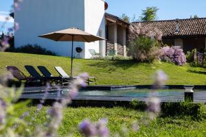 Zahrada ubytování ROSTAGNI1834: VILLA WITH 2 APTS AND POOL IN THE BAROLO REGION