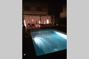 Der Swimmingpool an oder in der Nähe von Villa Gala