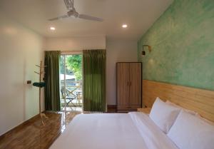 Gallery image of Turtle Maldives - Your Gateway to the Beach & Marine Adventures Await! in Omadhoo