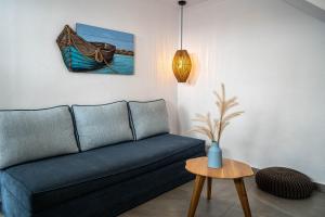 Ein Sitzbereich in der Unterkunft Galatia Villas