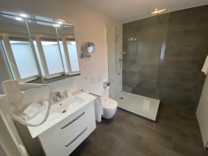 Koupelna v ubytování Gasthaus Hotel Kranz