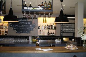 Sohvabaar või baar majutusasutuses Hotel Engel am Bahnhof