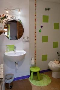 A bathroom at Hostal-Resturante La Moruga